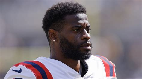 Patriots, WR DeVante Parker agree to new three-year deal worth up to $33M