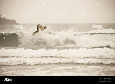 Whitecap wave hi-res stock photography and images - Alamy