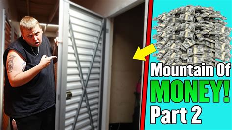 I Bought A Storage Unit For $250! BEST UNIT EVER! I Bought An Abandoned Storage Unit - YouTube
