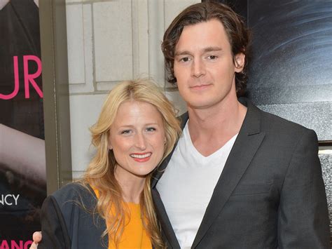 Mamie Gummer and Benjamin Walker split - CBS News