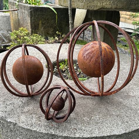 Set of 3 Rusty Metal Spheres Outdoor Garden Decor Give a Touch of Zen ...