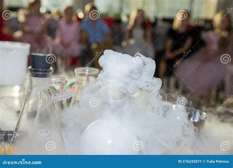 Chemical Experiments with Liquid Nitrogen.Experiments with Dry Ice for ...