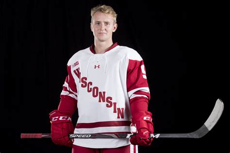 Wisconsin Badgers men’s hockey: UW rains goals upon No. 15 Penn State in 6-3 win on Monday night ...