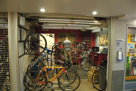 File:McDonald's Cycle Center Repair Shop.jpg - Wikimedia Commons