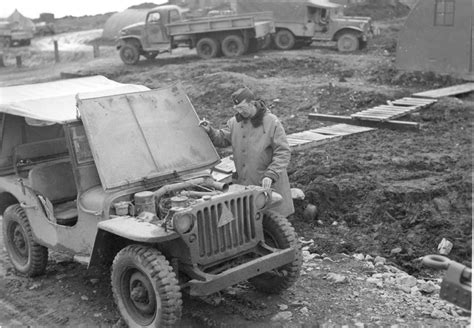 Jeep maintenance in the field ~ | Old jeep, Jeep, Wwii vehicles