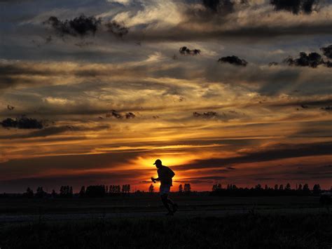 wallpaper silhouette, running, sunset, athlete, clouds, sky HD : Widescreen : High Definition ...