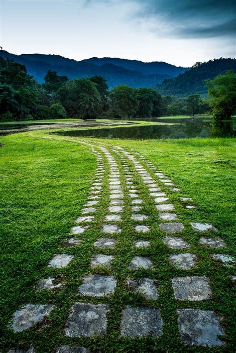 Taiping Lake Garden stock image. Image of public, garden - 56050273