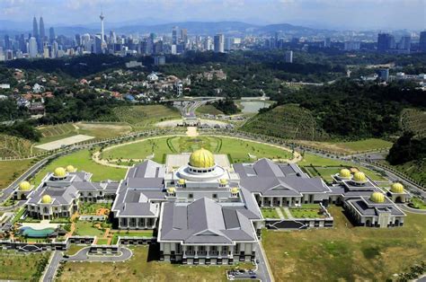 Istana Nurul Iman - the largest palace in the world » Tripfreakz.com