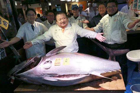 Japan's sushi king pays record $3M for giant bluefin tuna