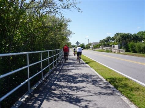 Bayshore Trail, Clearwater FL Biking Connector. E-Z Map, Photos.