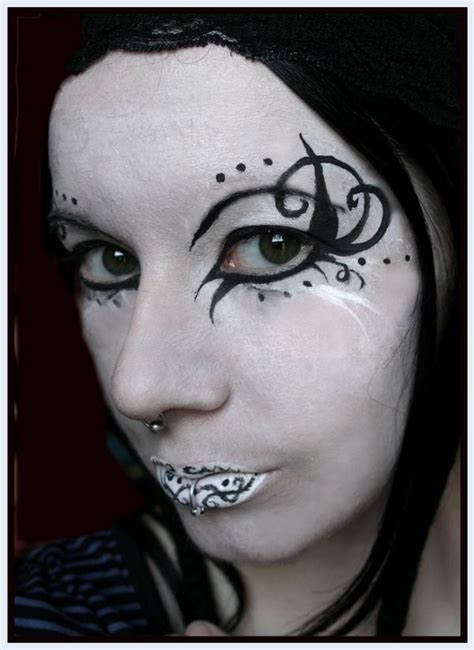 Gothic Makeup · An Animal Print Eye Makeup Look · MakeUp Techniques and MakeUp Techniques on Cut ...