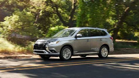 2021 Mitsubishi Outlander PHEV Gets Electric Range Boost