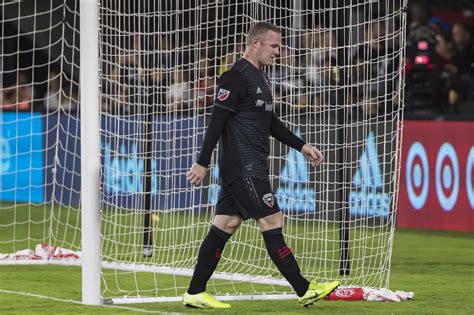 Wayne Rooney shown red card during DC United defeat…