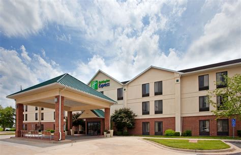 Discount Coupon for Holiday Inn Express Warrensburg in Warrensburg, Missouri - Save Money!