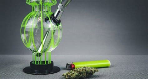 Easy Homemade Bongs - How to Make a Safe Homemade Bong - Newssourceamerica.com