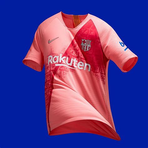 Barcelona unveil new pink third kit for the 2018-19 season | Daily Mail ...