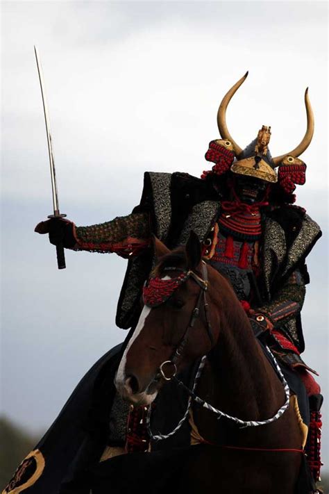 Daimyo te paard Samurai Armor, Knight Armor, Japanese History, Japanese Culture, Samurai ...