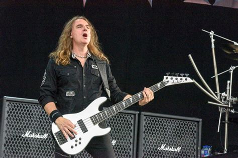 Ellefson: Why I Play Bass With a Pick Even If I Get 'Sh-t' For It