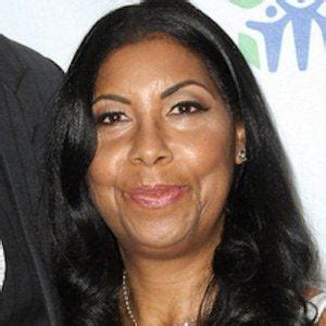 Cookie Johnson - Age, Family, Bio | Famous Birthdays