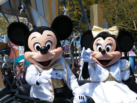 Mickey & Minnie | Mickey and Minnie Mouse in the Stars 'n' C… | Flickr