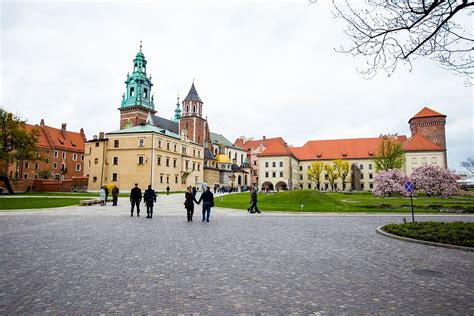 Touring Krakow- Wawel Castle and Cathedral