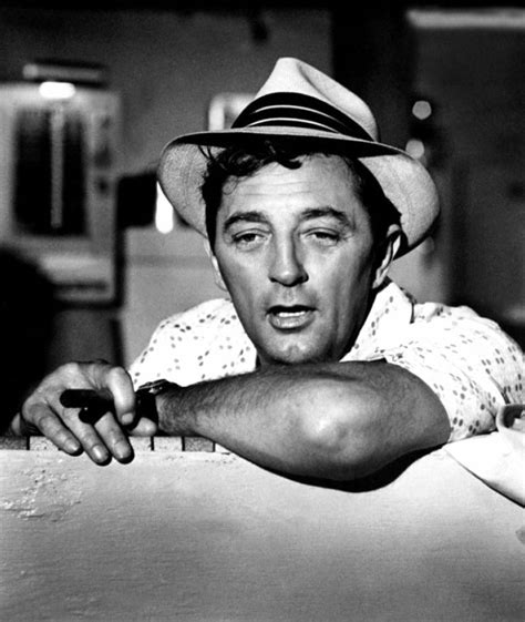 Robert Mitchum - Biography, Height & Life Story | Super Stars Bio