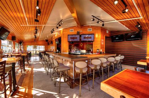 Hooters Unveils New Contemporary Restaurant Design | Hooters