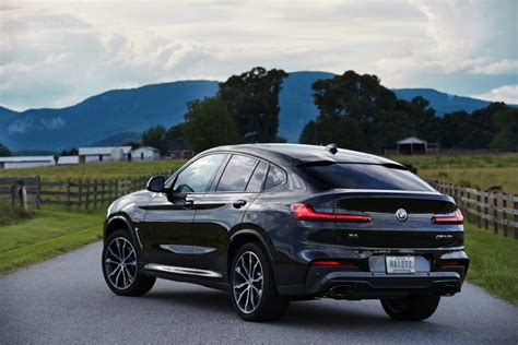 2022 BMW X4 M40i LCI Facelift vu avec des grilles plus grandes - Reprogrammation moteur