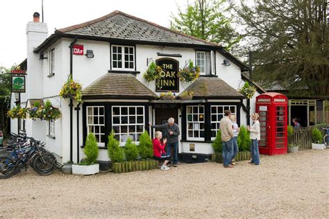 The Oak Inn at Bank, near Lyndhurst, New Forest. One of the best old ...