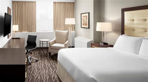 Hilton Kansas City Hotel Near KCI Airport