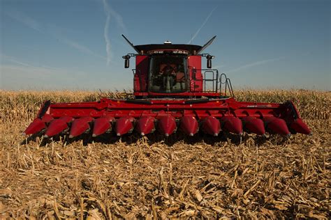 4412F Corn Heads | Combine Harvester Equipment | Case IH