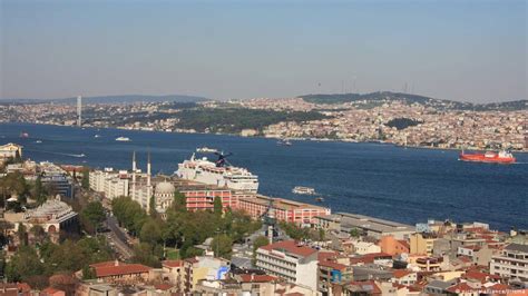 Turkey unveils route for Istanbul canal megaproject | News | DW | 15.01.2018