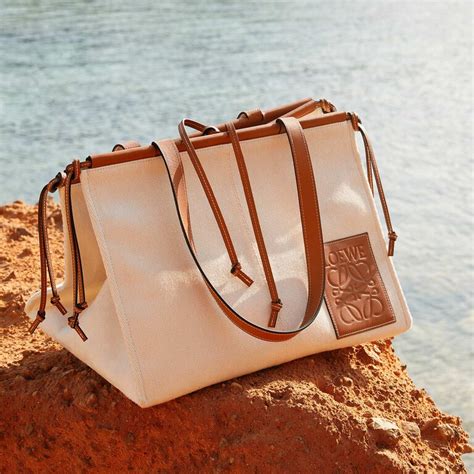 LOEWE official website – luxury clothes and accessories