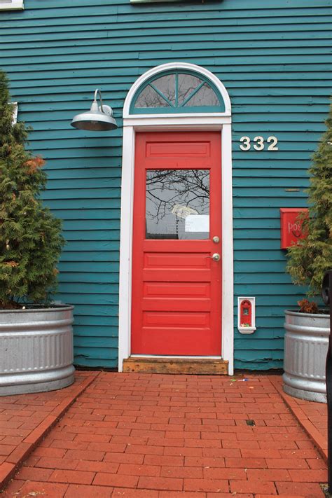 File:Fairy door at Red Shoes Ann Arbor Michigan.JPG - Wikimedia Commons
