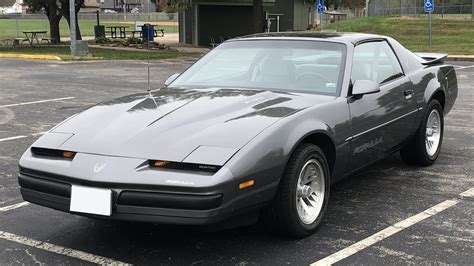 1990 Pontiac Firebird Formula at Kansas City 2021 as T53 - Mecum Auctions