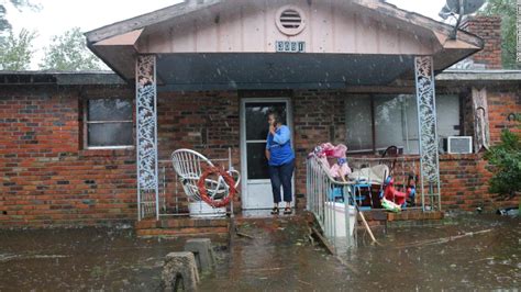 First heartbreaking step for hurricane survivors: Gut their storm ...