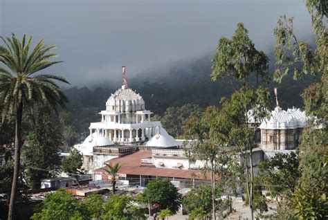 What is Dilwara temple famous for? : Namaste! | Gozo cabs journey across India