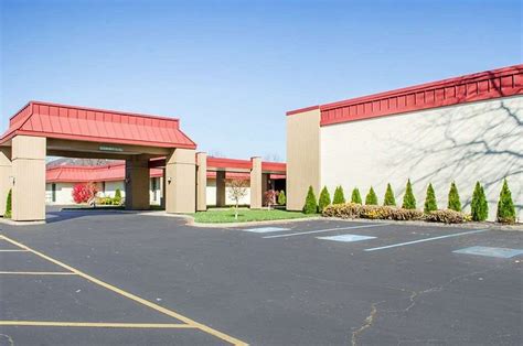 QUALITY INN & SUITES BURNHAM - Prices & Hotel Reviews (PA)