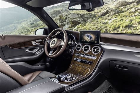 2016 Mercedes-Benz GLC in Details and Abundant Photoshoot [VIDEO]