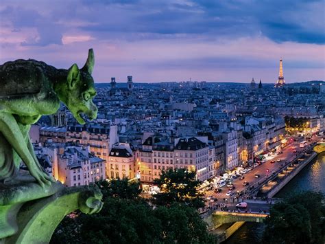 The Ultimate Guide to the Nightlife in Paris