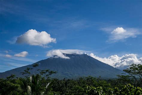 Bali volcano alert downgraded from highest level