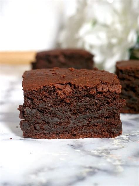 Easy Fudgy Vegan Brownies - My Gorgeous Recipes