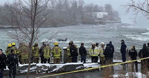 Niagara Falls: Woman DELIBERATELY drove into freezing river, efforts on ...