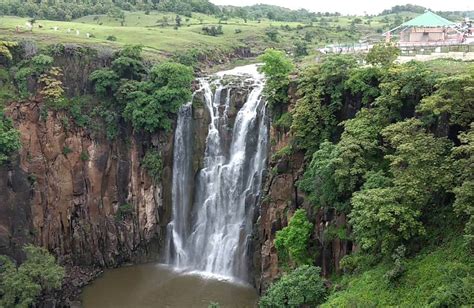 10 Best Waterfalls near Indore That You Can Visit in 2024