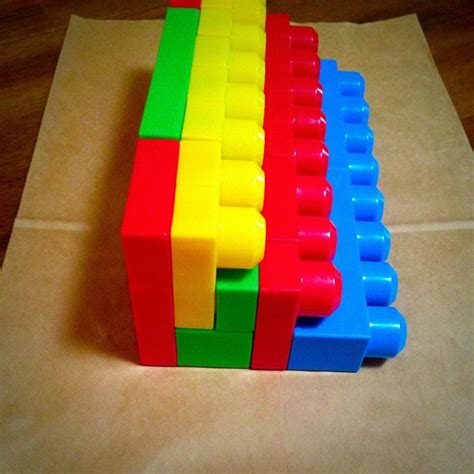 How to build a DIY Lego Minifigure display stand