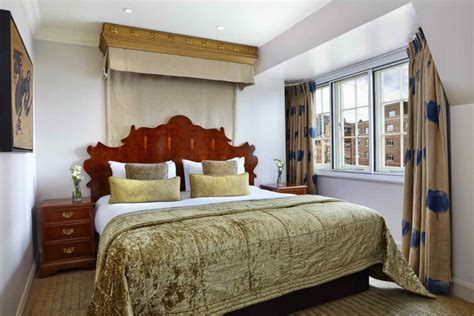 Radisson Blu Edwardian Grafton Hotel, London | AerLingusVacationStore.com