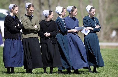 Amish women | Amish Country | Amish family, Amish, Amish community