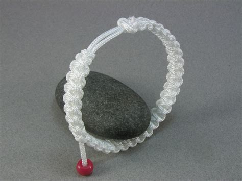 Knots and fiber bracelets: square knot macrame adjustable bracelet collection