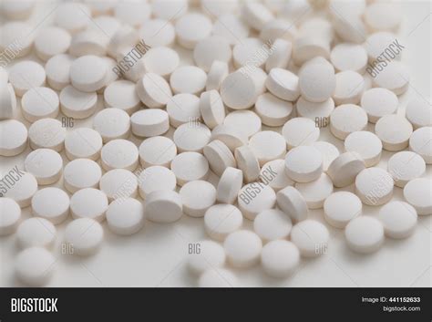 White Round Pills On Image & Photo (Free Trial) | Bigstock