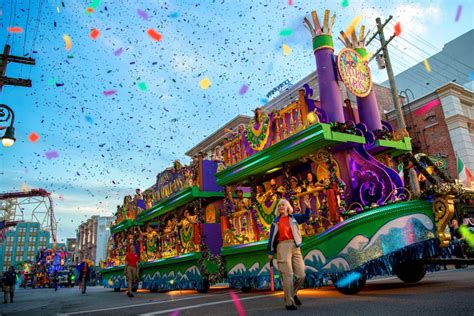 Universal Orlando Resort Mardi Gras Float Ride and Dine Experience ...